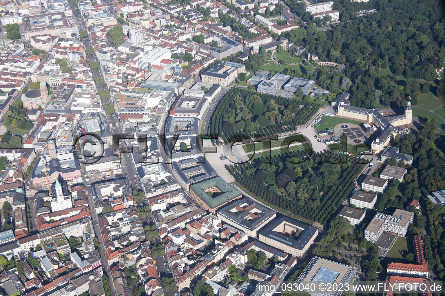 Vue aérienne de Cercle à le quartier Innenstadt-West in Karlsruhe dans le département Bade-Wurtemberg, Allemagne