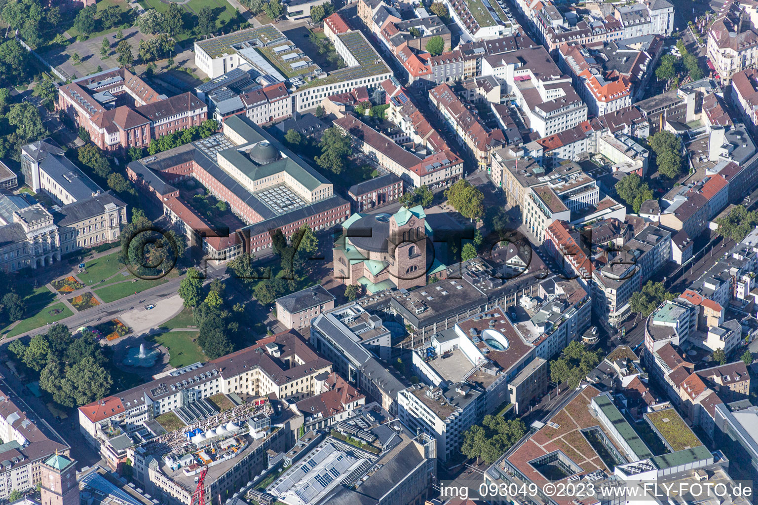 Vue aérienne de Église Saint-Étienne, Friedrichsplatz à le quartier Innenstadt-West in Karlsruhe dans le département Bade-Wurtemberg, Allemagne