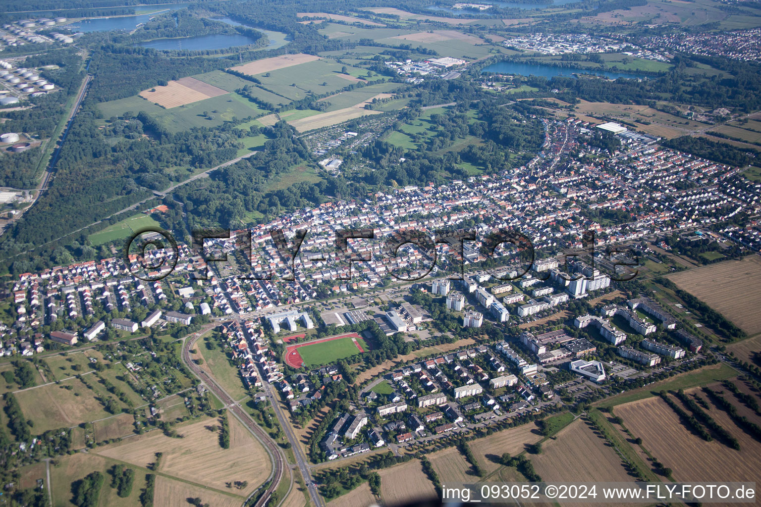 Quartier Neureut in Karlsruhe dans le département Bade-Wurtemberg, Allemagne vu d'un drone