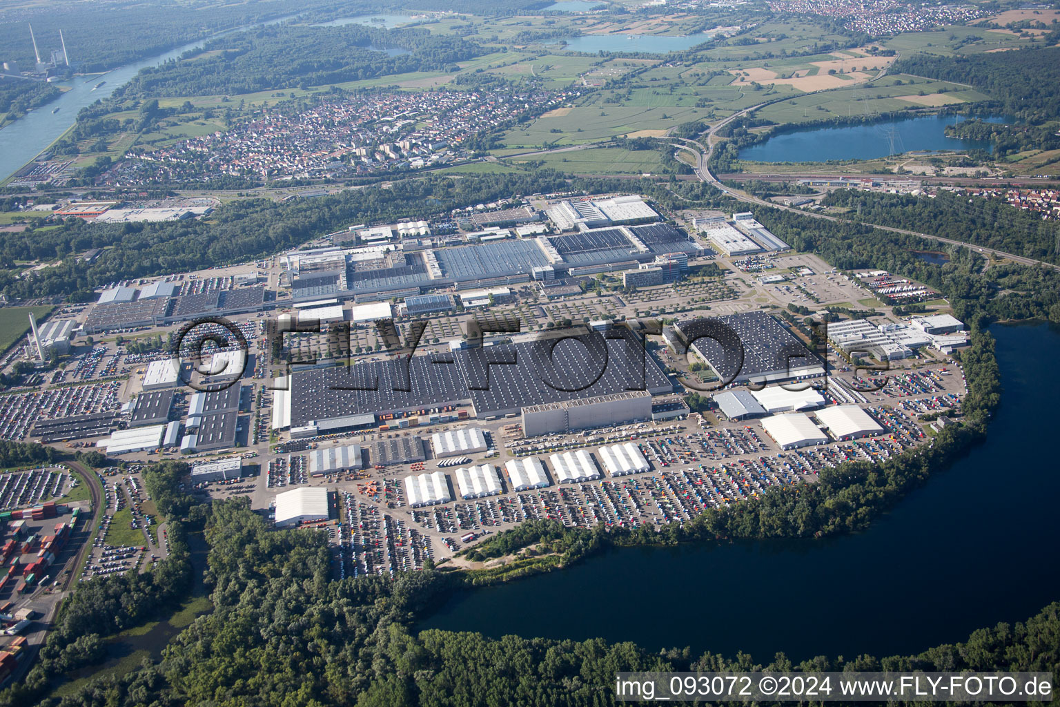 Vue aérienne de Usine de camions Daimler à Wörth am Rhein dans le département Rhénanie-Palatinat, Allemagne