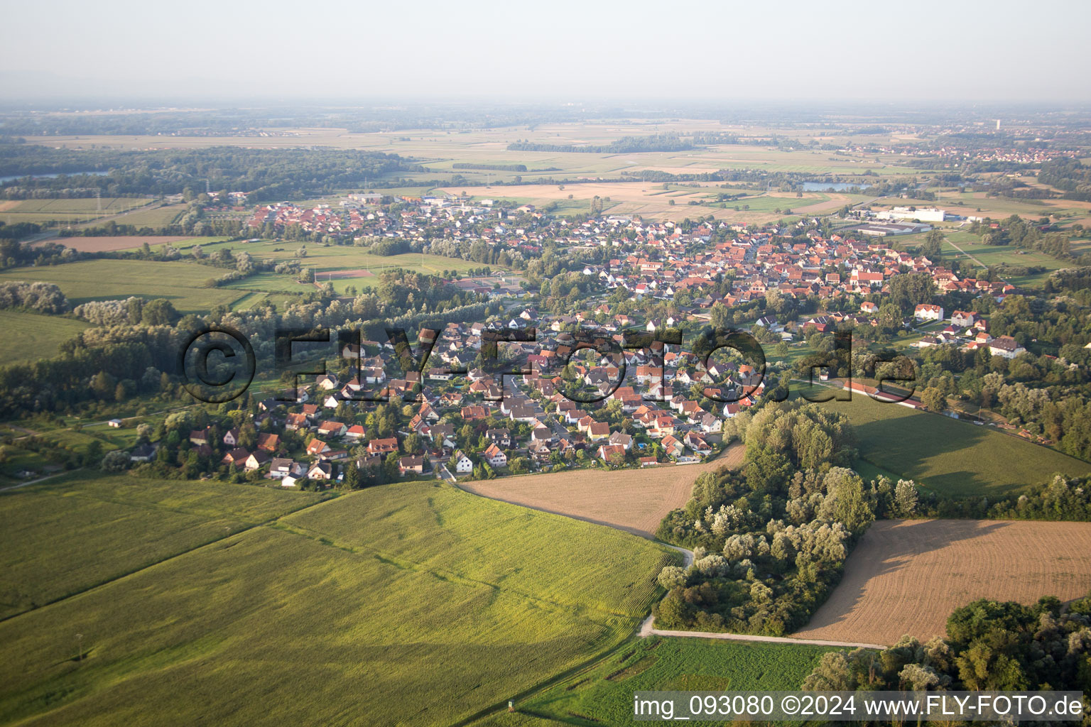 Beinheim dans le département Bas Rhin, France depuis l'avion