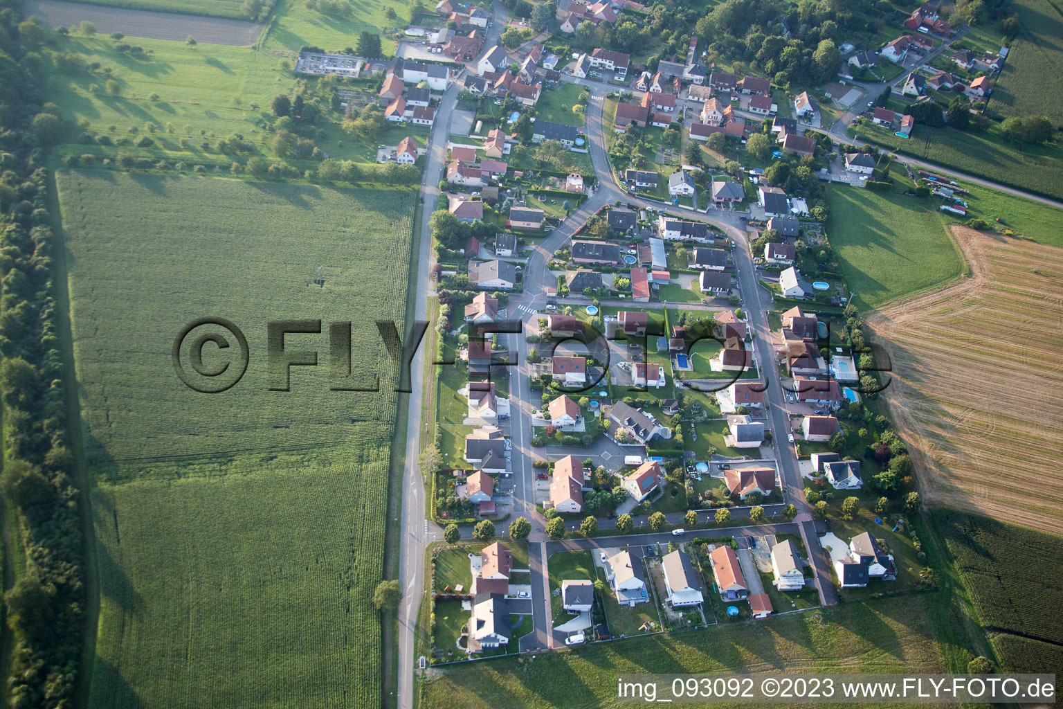 Vue aérienne de Neuhaeusel dans le département Bas Rhin, France