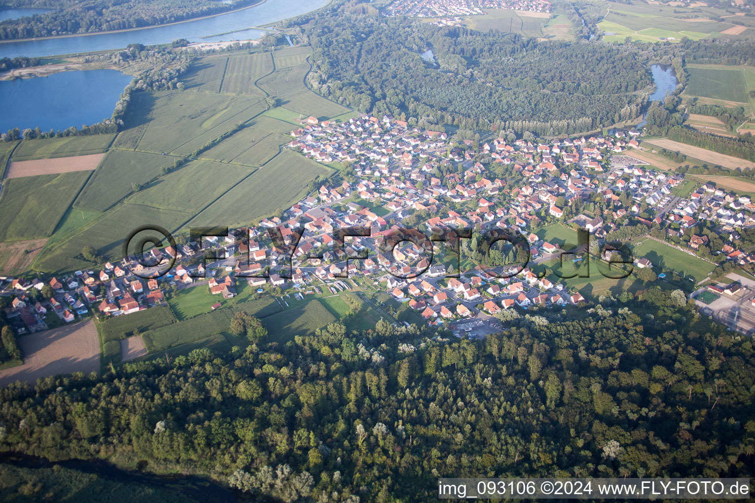 Vue aérienne de Dalhunden dans le département Bas Rhin, France