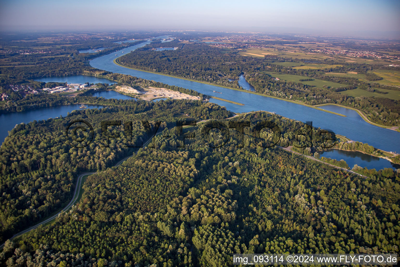 Vue aérienne de LSG Rheinknie Ancien terrain de tête à le quartier Grauelsbaum in Lichtenau dans le département Bade-Wurtemberg, Allemagne