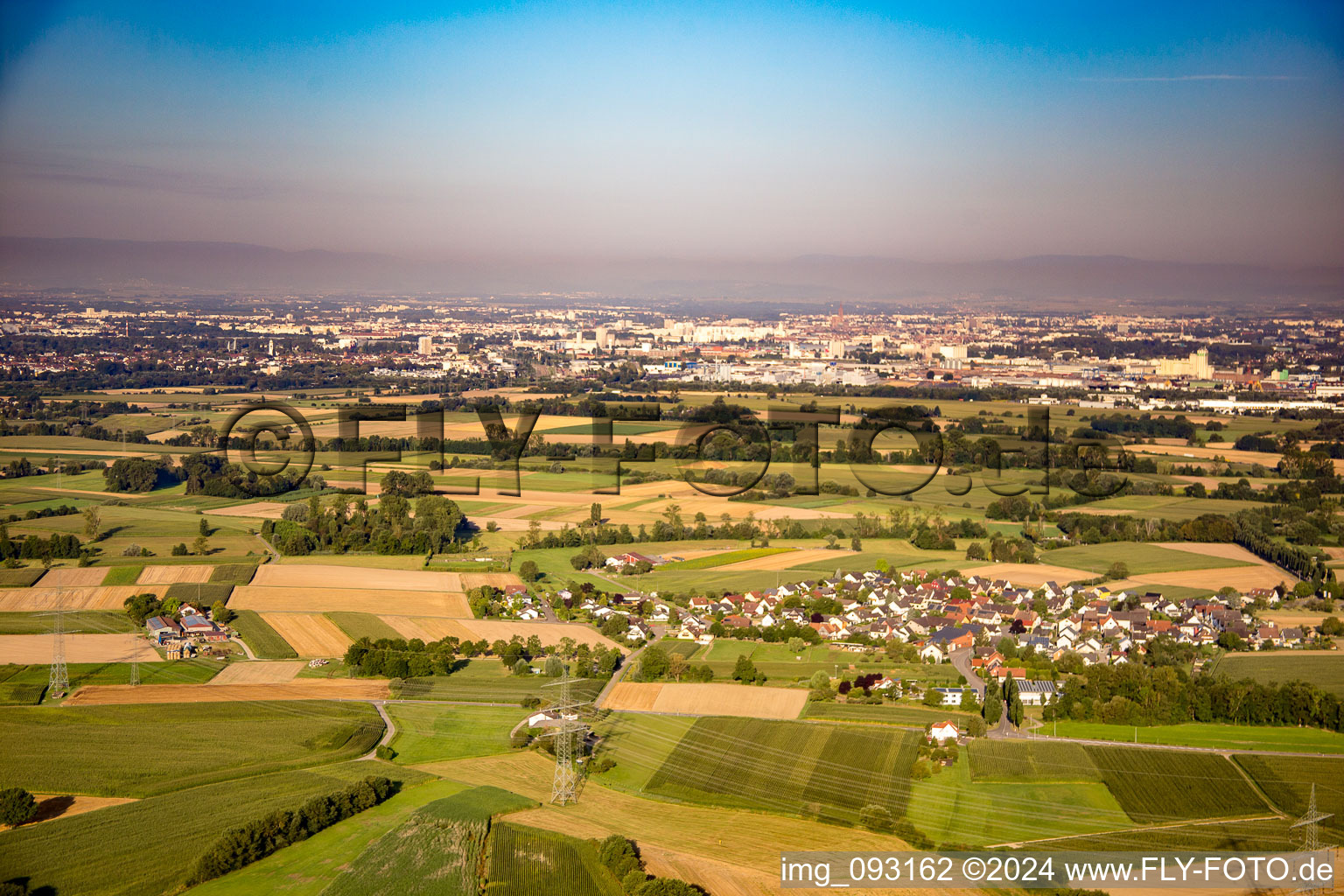 Vue aérienne de De l'est à le quartier Querbach in Kehl dans le département Bade-Wurtemberg, Allemagne