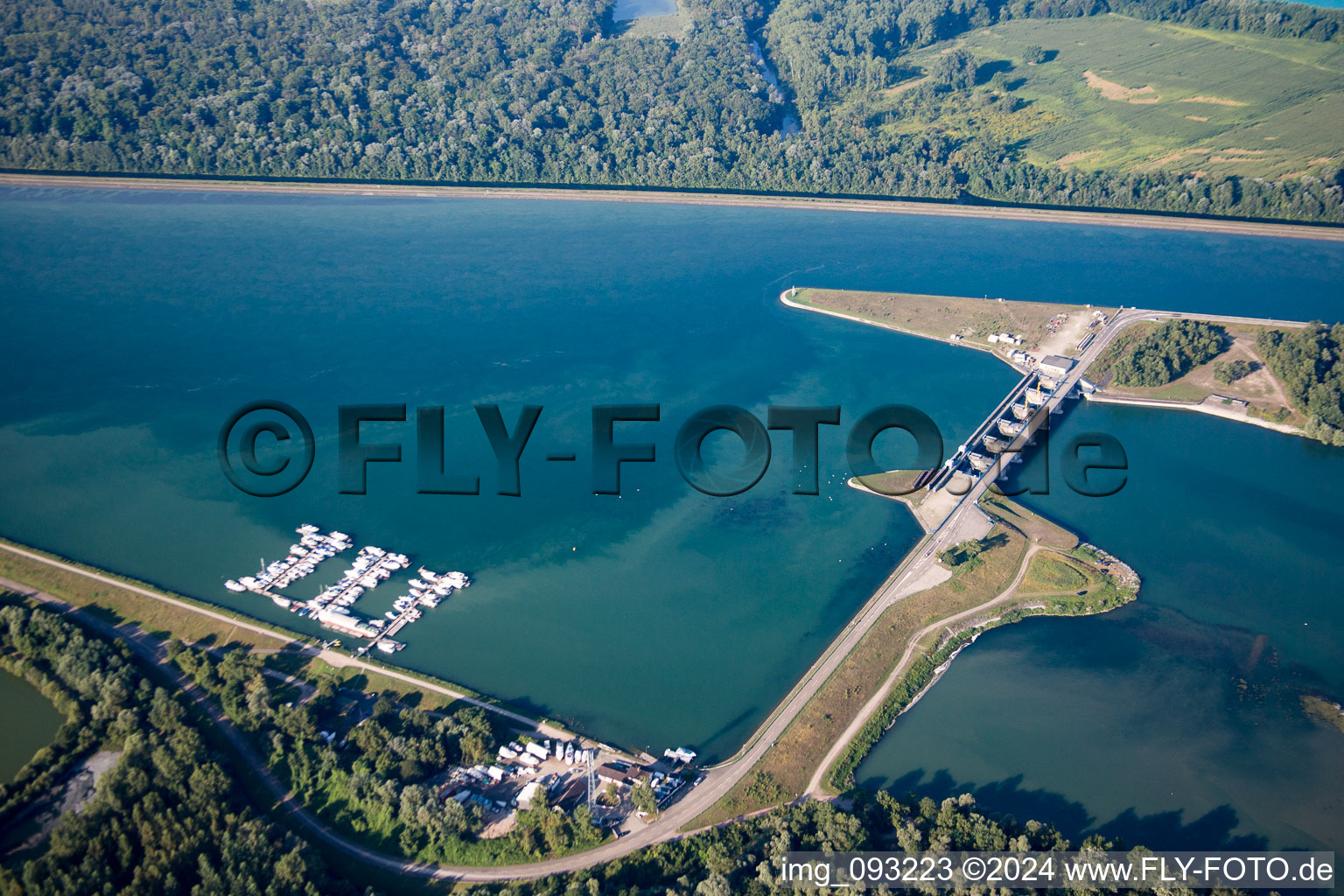 Vue aérienne de Barrage du Rhin d'Ottenheim GZG à Schwanau dans le département Bade-Wurtemberg, Allemagne