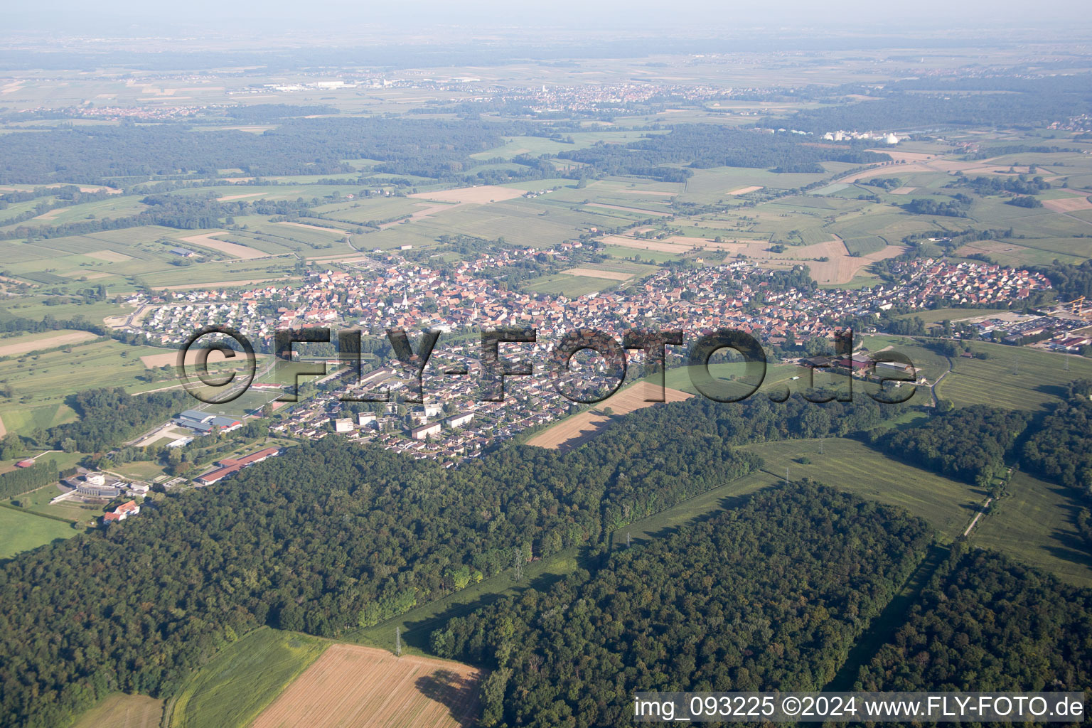 Vue aérienne de Nonnenweier à Schwanau dans le département Bade-Wurtemberg, Allemagne