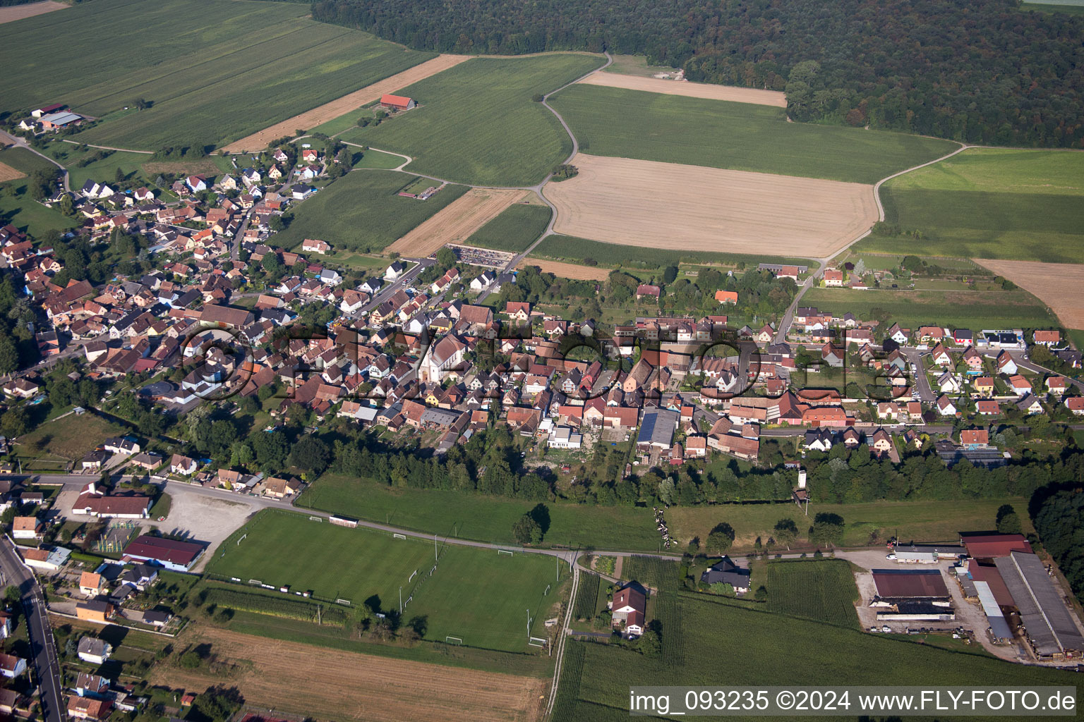 Vue oblique de Champs agricoles et surfaces utilisables à Herbsheim dans le département Bas Rhin, France