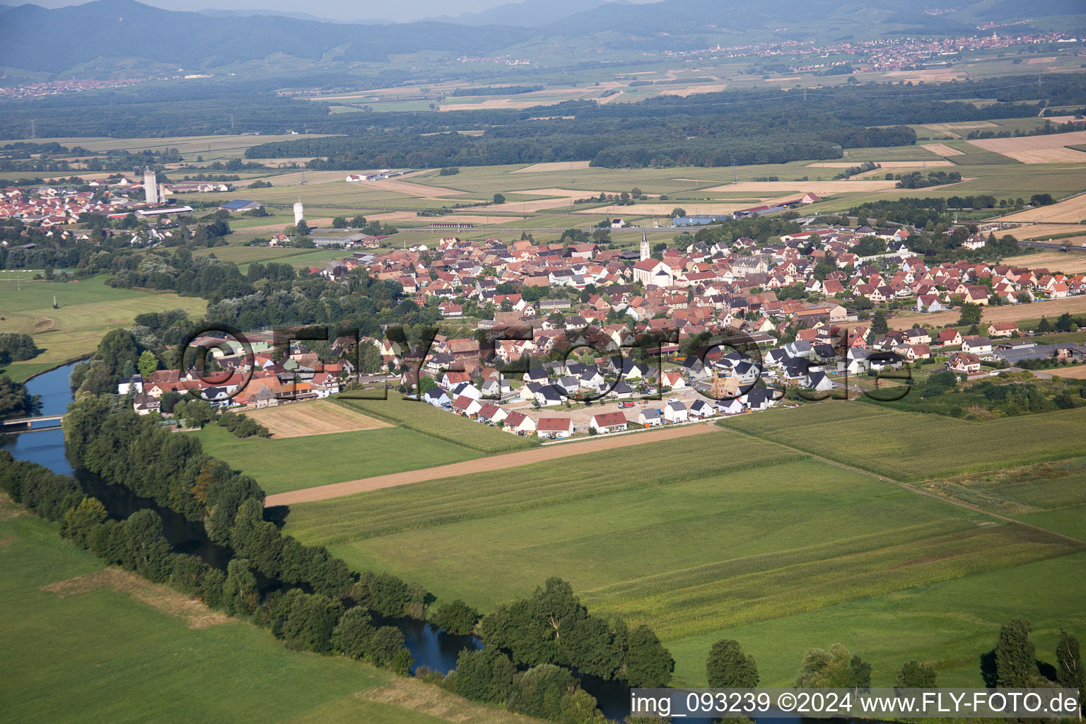 Vue aérienne de Sermersheim dans le département Bas Rhin, France