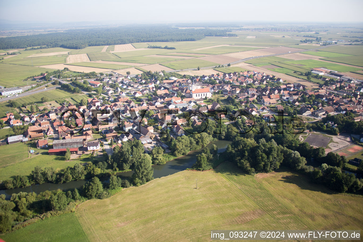 Vue oblique de Sermersheim dans le département Bas Rhin, France