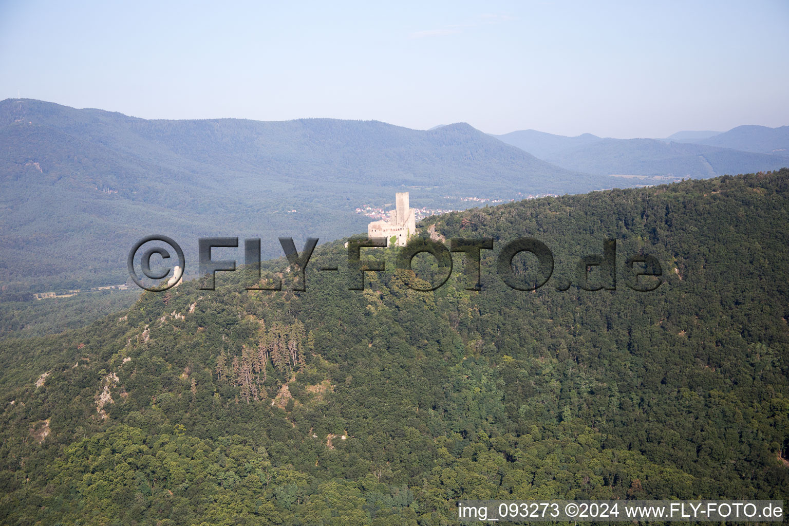 Vue aérienne de Scherwiller dans le département Bas Rhin, France