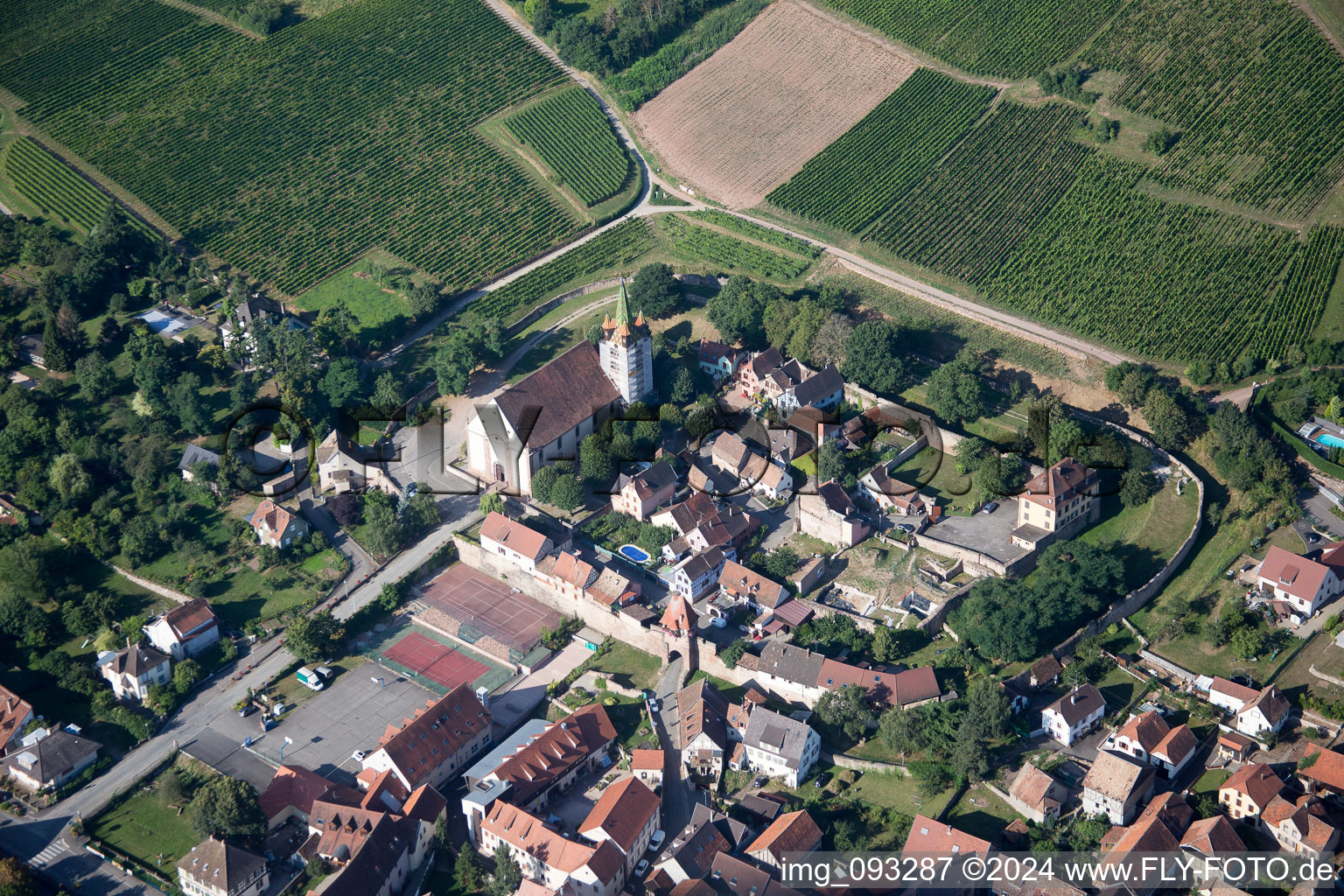 Vue oblique de Châtenois dans le département Bas Rhin, France