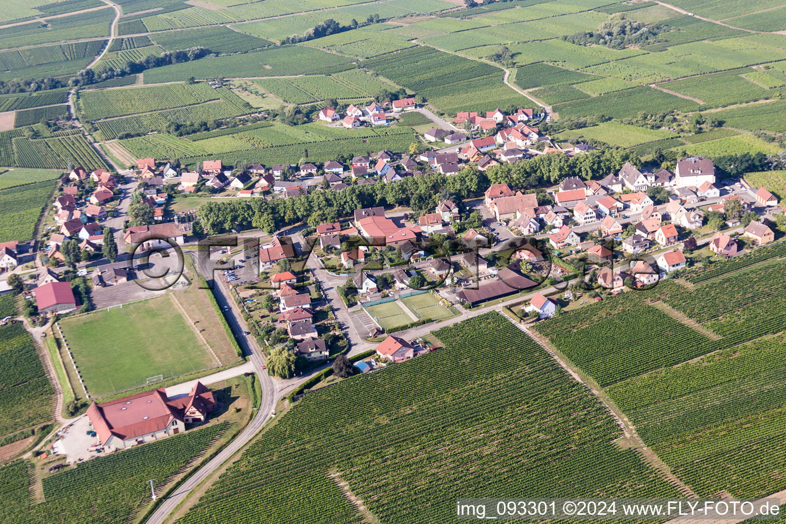 Vue aérienne de Zone de peuplement à Saint-Hippolyte dans le département Haut-Rhin, France