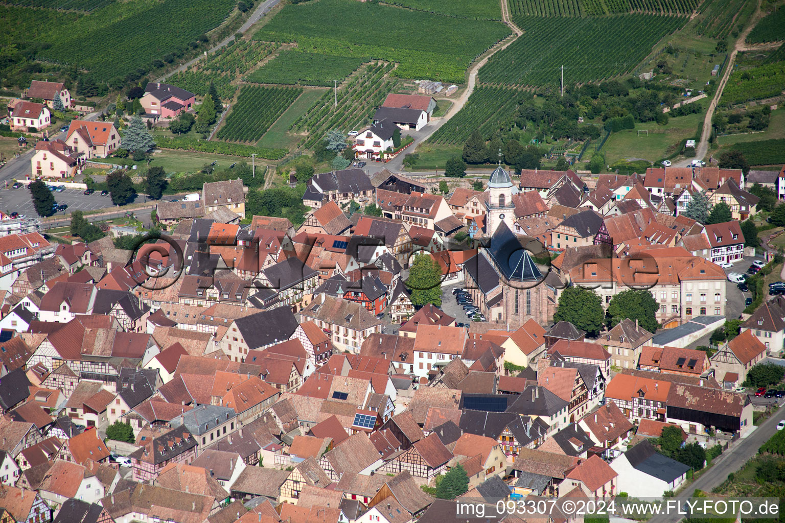 Vue aérienne de Saint-Hippolyte dans le département Haut-Rhin, France