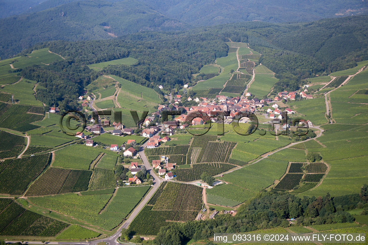 Photographie aérienne de Saint-Hippolyte dans le département Haut-Rhin, France