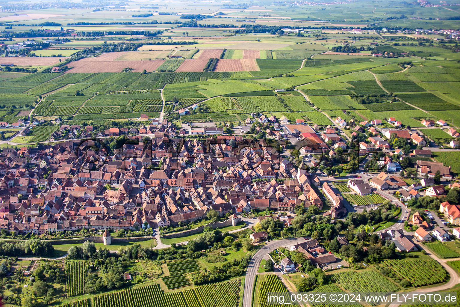 Vue aérienne de Bergheim dans le département Haut-Rhin, France