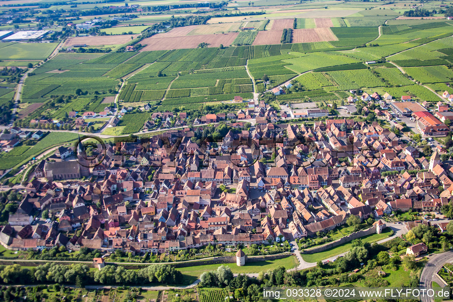 Vue aérienne de Bergheim dans le département Haut-Rhin, France