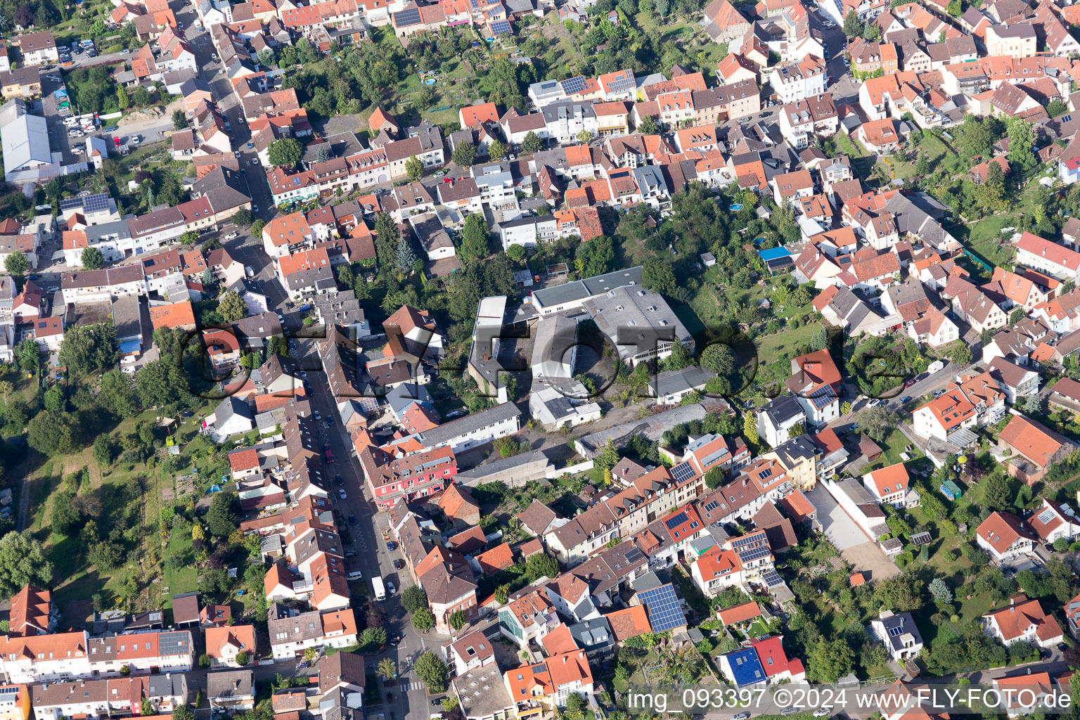 Weingarten dans le département Bade-Wurtemberg, Allemagne depuis l'avion