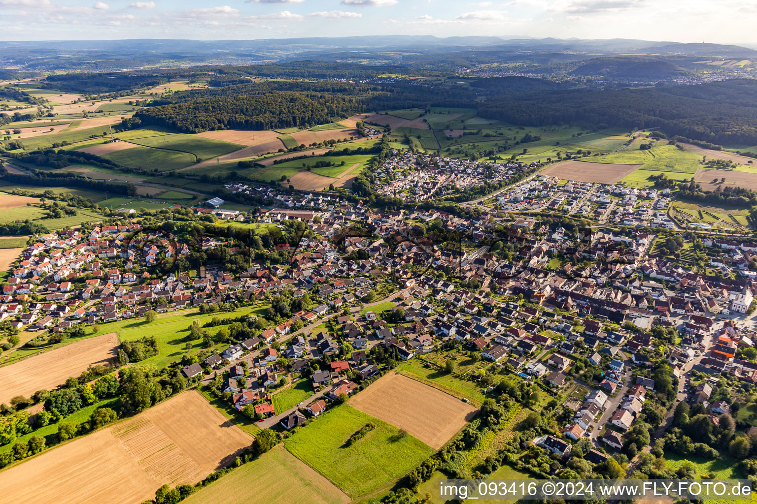 Photographie aérienne de Vue des rues et des maisons des quartiers résidentiels à le quartier Jöhlingen in Walzbachtal dans le département Bade-Wurtemberg, Allemagne