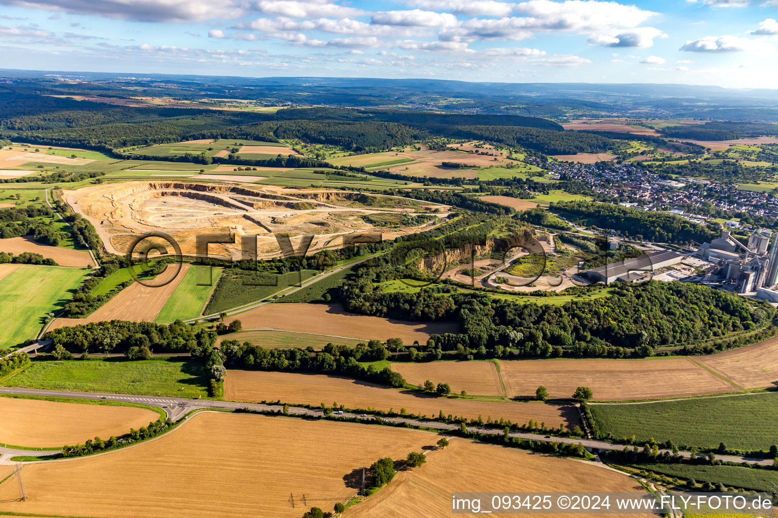 Vue aérienne de Carrière Walzbachtal à le quartier Wössingen in Walzbachtal dans le département Bade-Wurtemberg, Allemagne