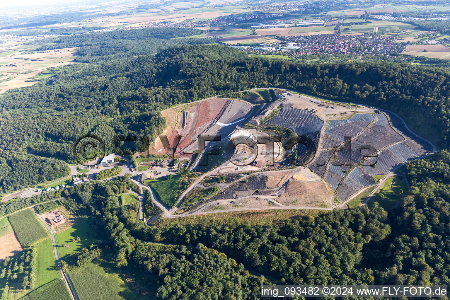 Vue aérienne de Décharge AVL BURGHOF à le quartier Gündelbach in Vaihingen an der Enz dans le département Bade-Wurtemberg, Allemagne