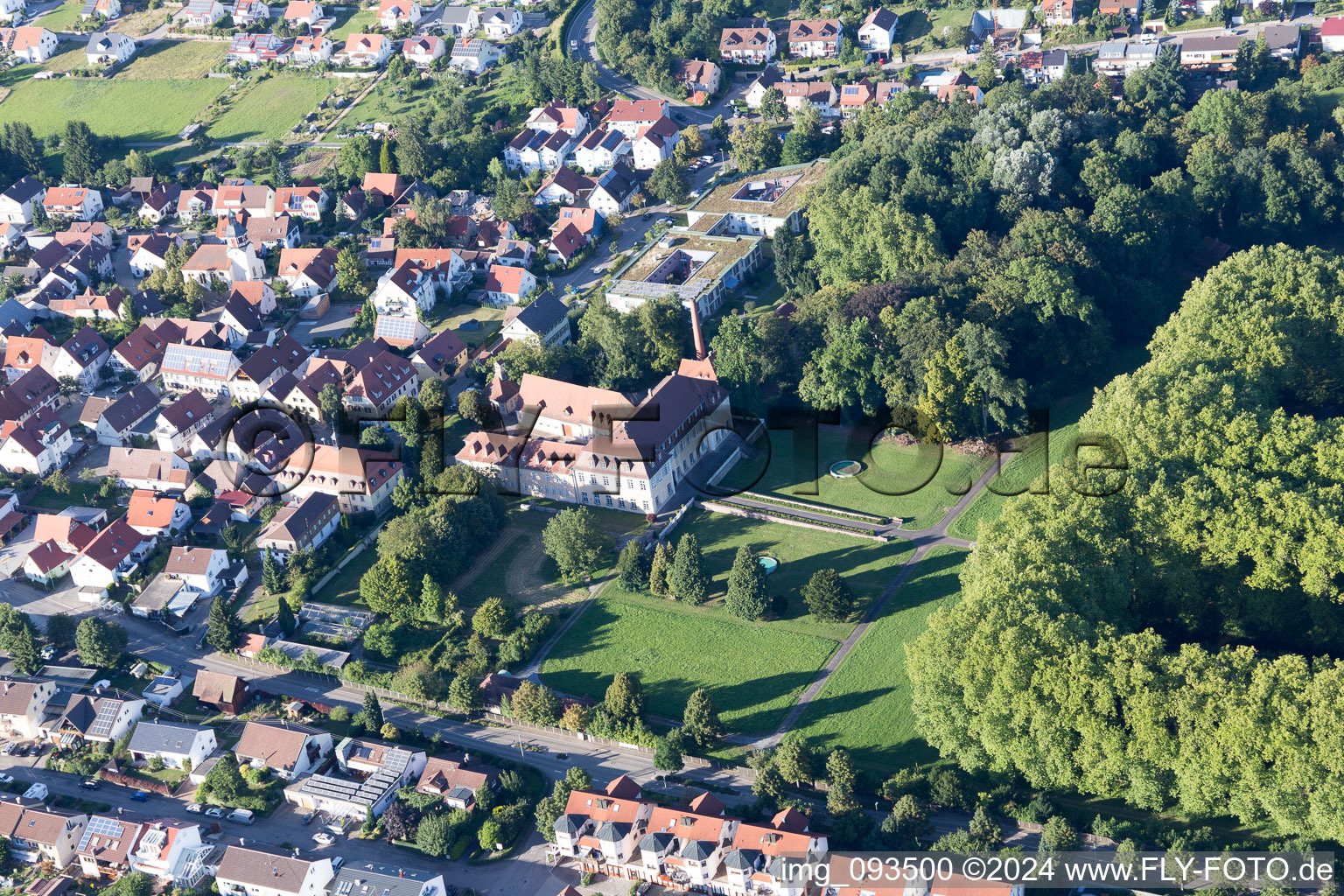 Vue aérienne de Parc du château et château de Freidental à Freudental dans le département Bade-Wurtemberg, Allemagne