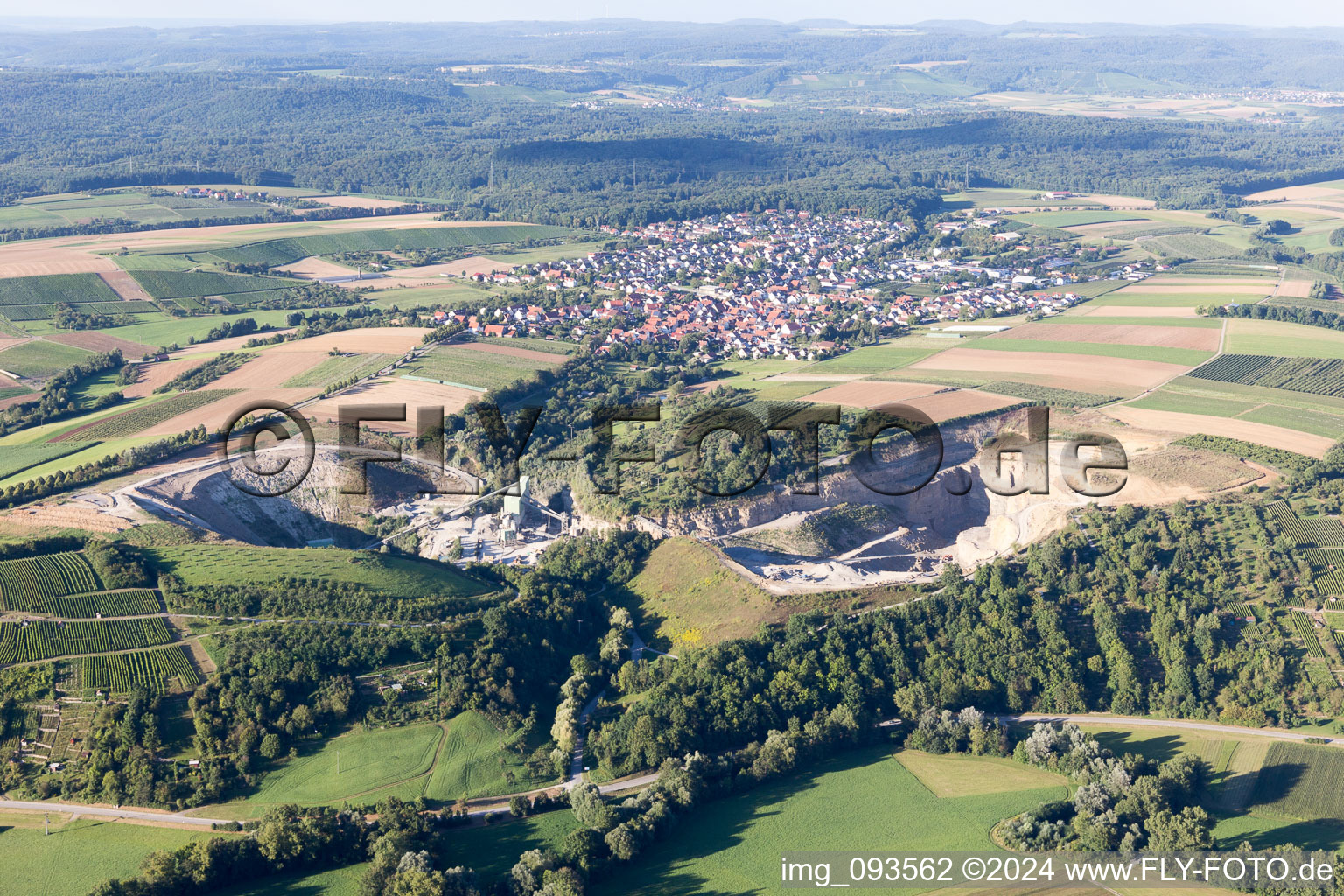 Vue aérienne de Rielingshausen à Kirchberg an der Murr dans le département Bade-Wurtemberg, Allemagne