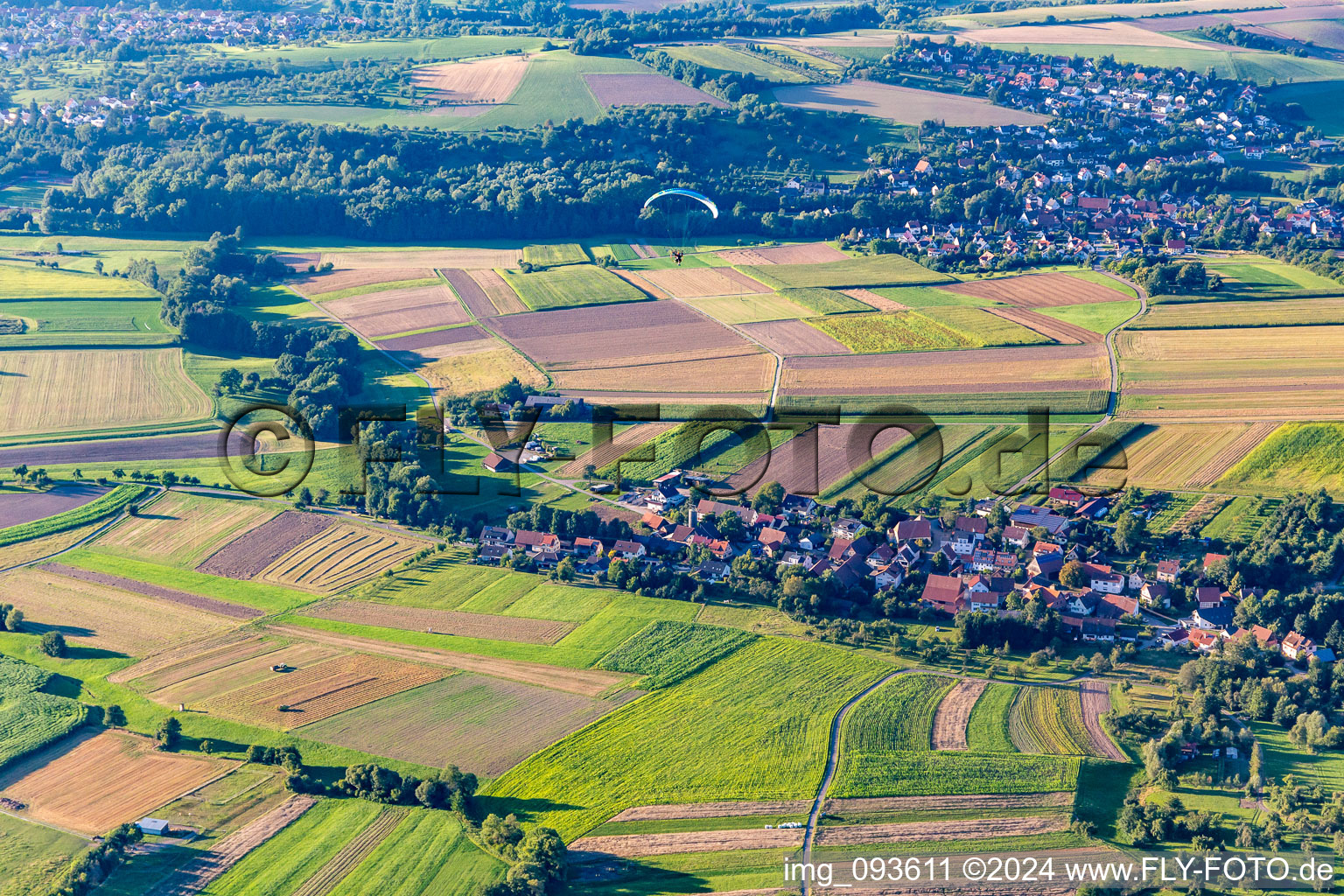 Vue aérienne de Quartier Wattenweiler in Weissach im Tal dans le département Bade-Wurtemberg, Allemagne