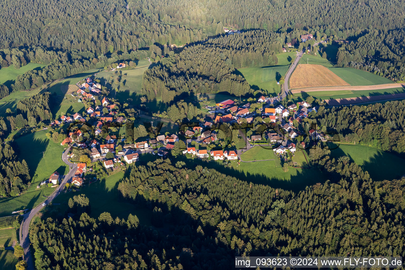 Vue aérienne de Dans le quartier Ebni à Kaisersbach dans le département Bade-Wurtemberg, Allemagne