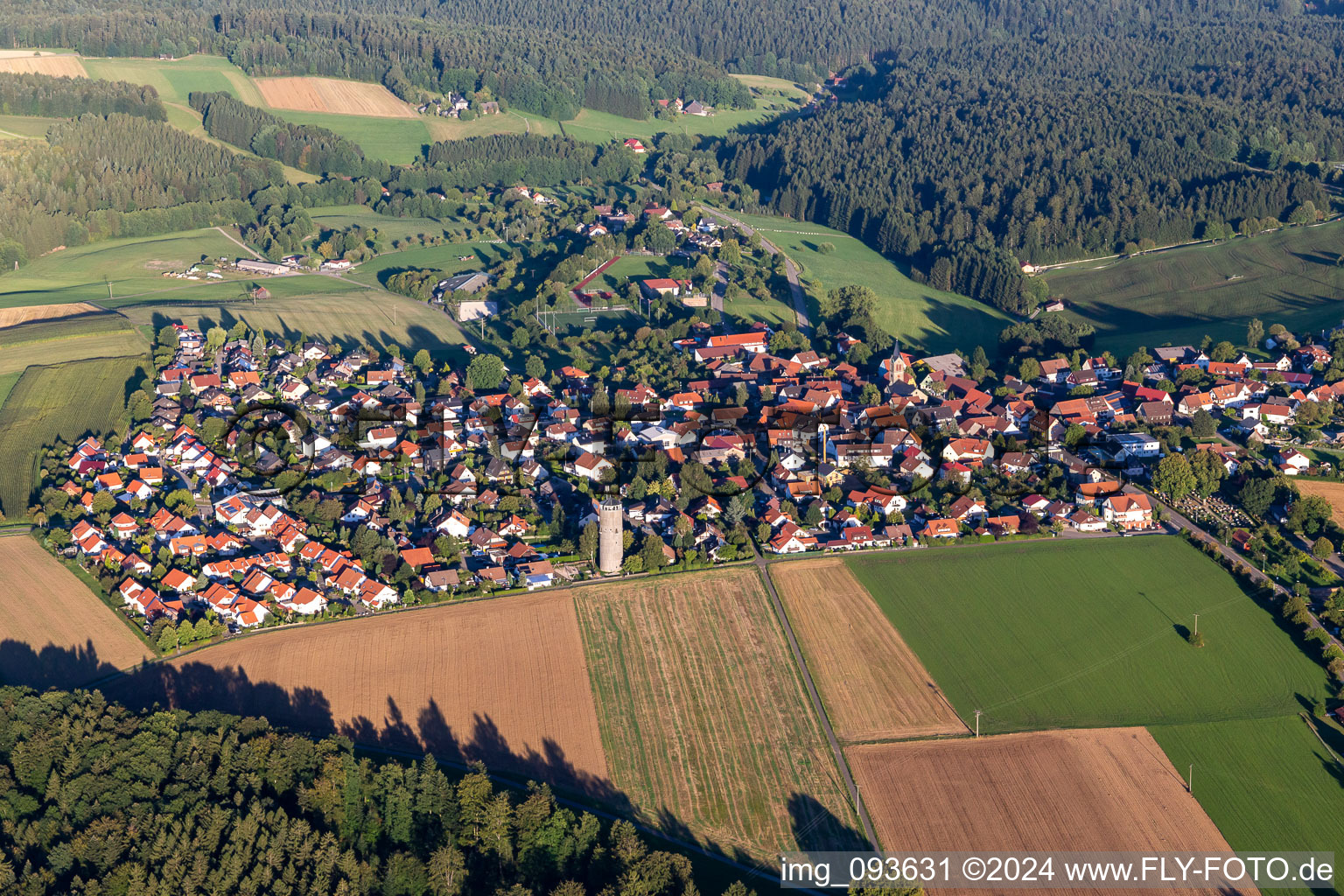 Vue aérienne de Champs agricoles et surfaces utilisables à le quartier Eulenhof in Kaisersbach dans le département Bade-Wurtemberg, Allemagne