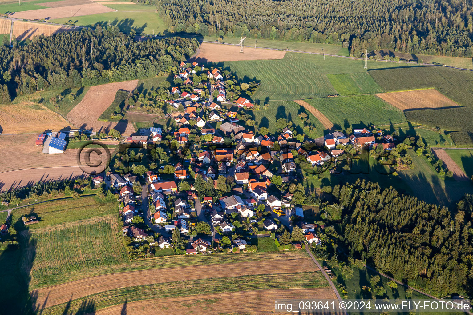 Vue aérienne de Klaxonner à le quartier Eichenkirnberg in Gschwend dans le département Bade-Wurtemberg, Allemagne