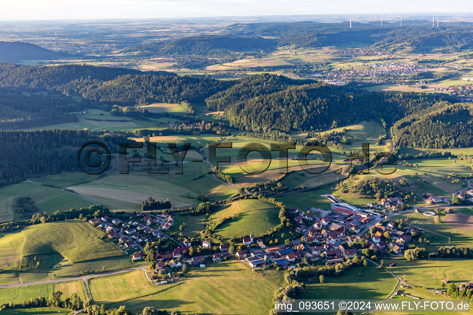 Vue aérienne de Quartier Mittelrot in Fichtenberg dans le département Bade-Wurtemberg, Allemagne