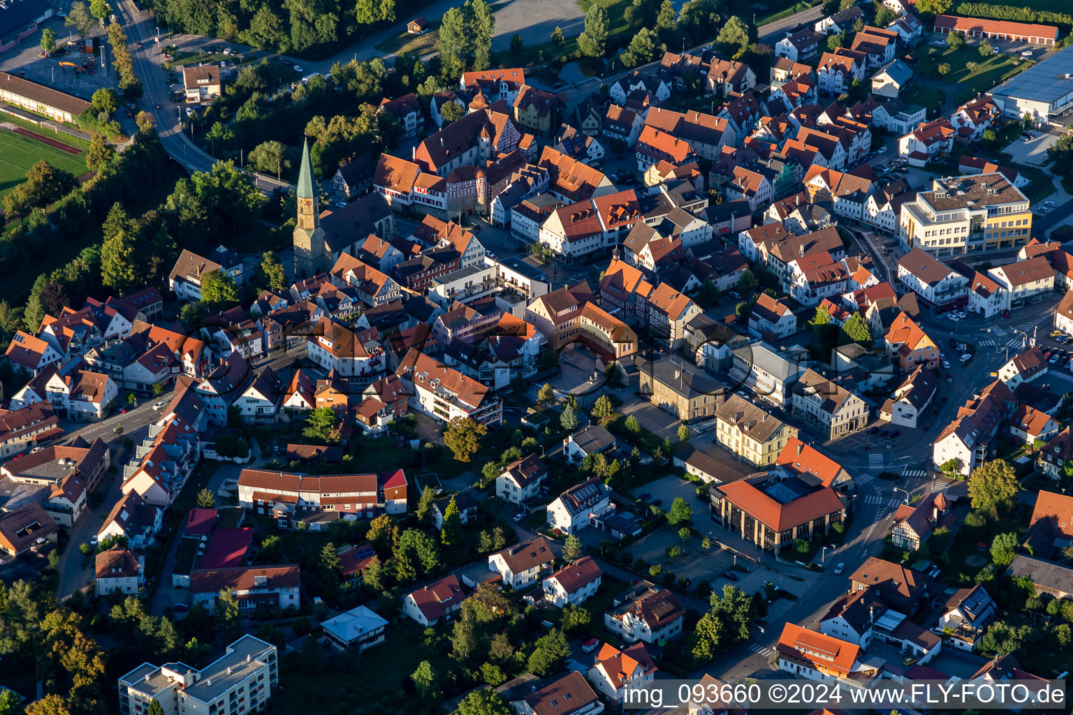 Vue aérienne de Vue des rues et des maisons des quartiers résidentiels à Gaildorf dans le département Bade-Wurtemberg, Allemagne