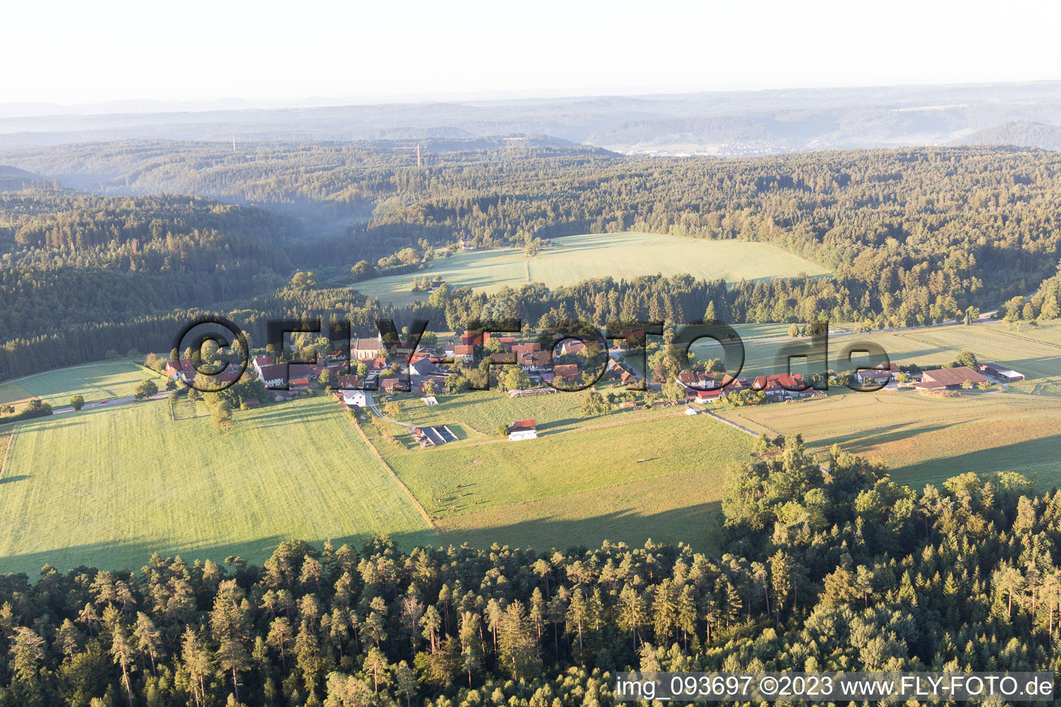 Vue aérienne de Winzenweiler dans le département Bade-Wurtemberg, Allemagne