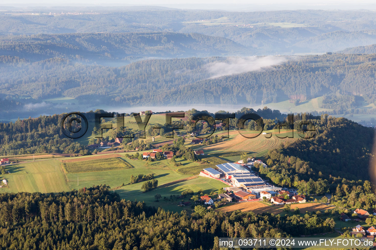 Vue aérienne de Locaux d'usine pour la maison préfabriquée WEISS GmbH à le quartier Scheuerhalden in Oberrot dans le département Bade-Wurtemberg, Allemagne