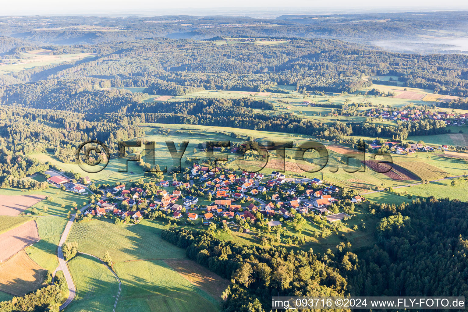 Vue aérienne de Dans le quartier de Hohenhardtsweiler à Oberrot dans le département Bade-Wurtemberg, Allemagne