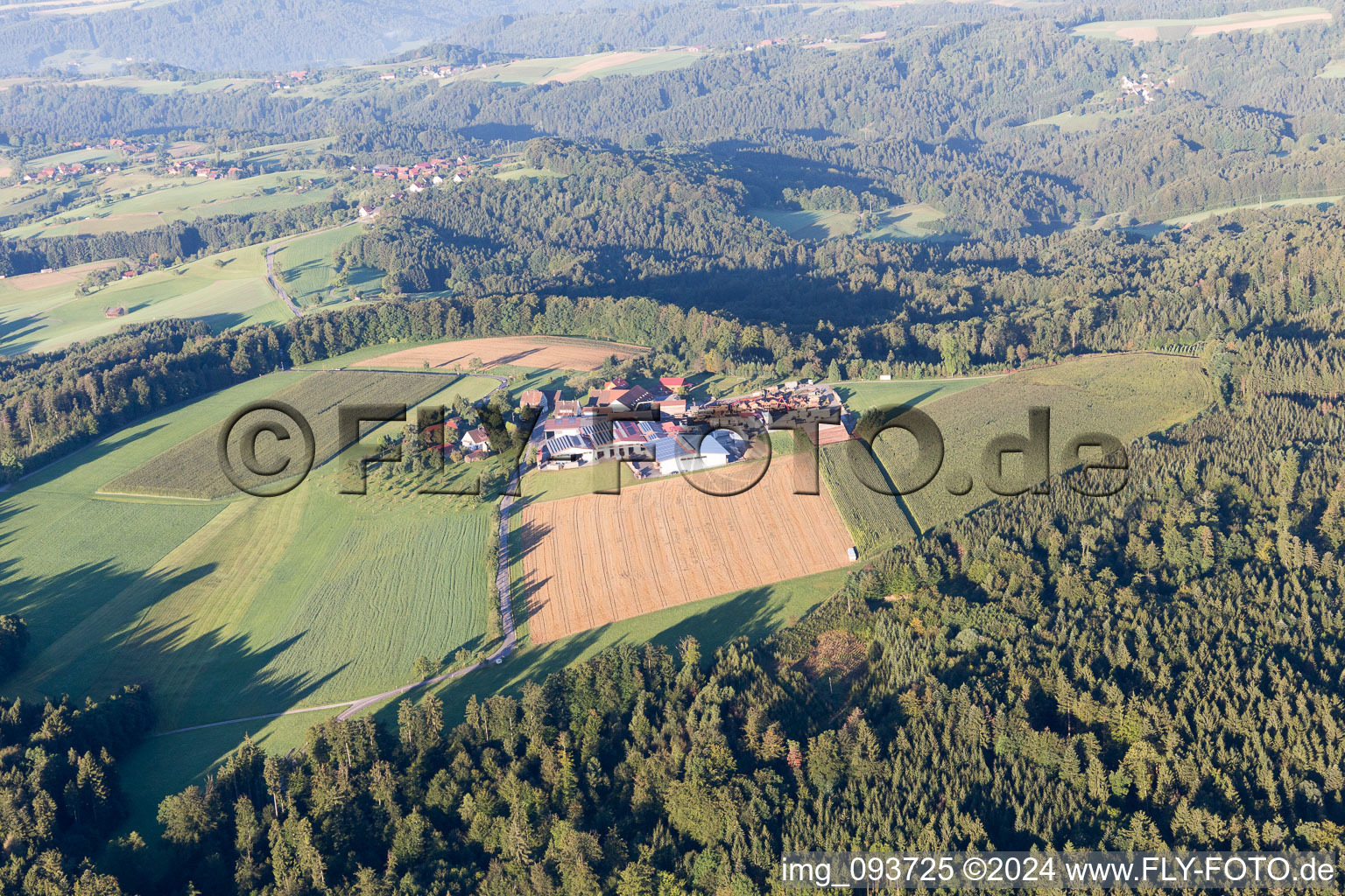 Vue aérienne de Marbächle à Oberrot dans le département Bade-Wurtemberg, Allemagne