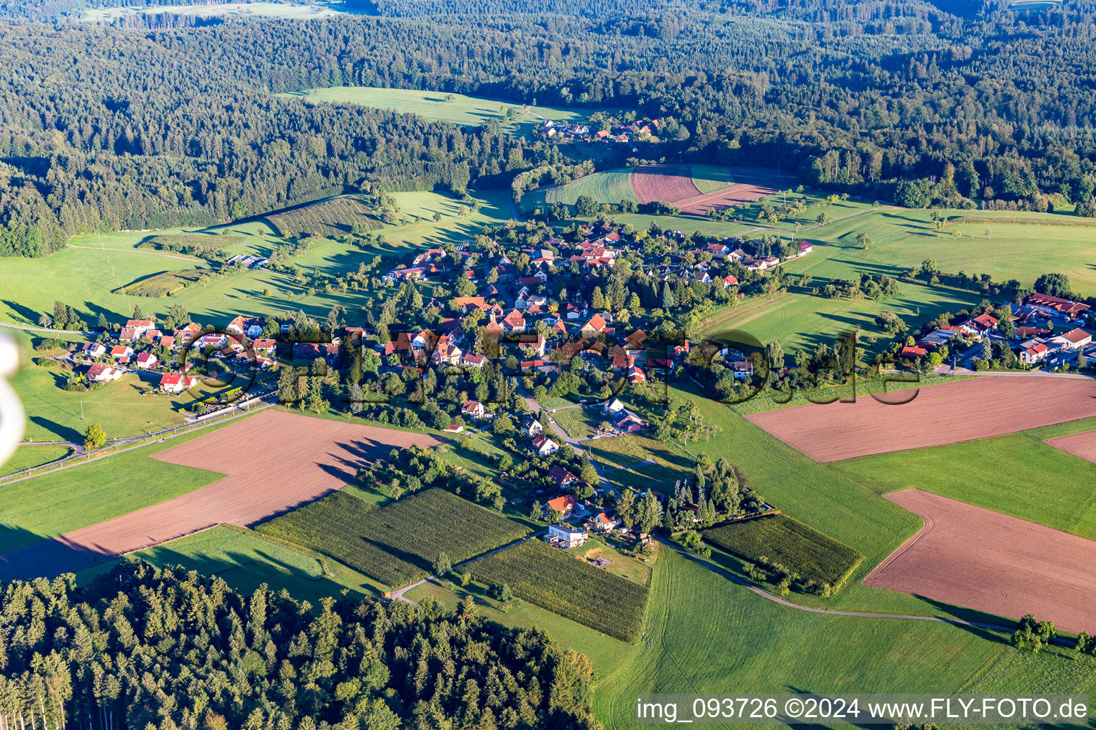 Vue aérienne de Quartier Morbach in Großerlach dans le département Bade-Wurtemberg, Allemagne