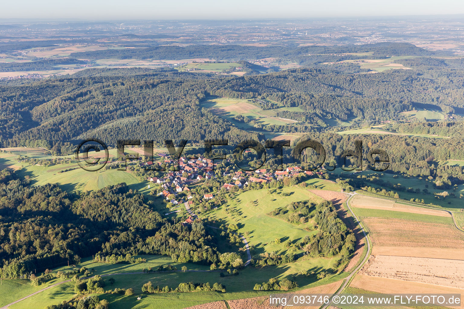 Vue aérienne de Quartier Nassach in Spiegelberg dans le département Bade-Wurtemberg, Allemagne