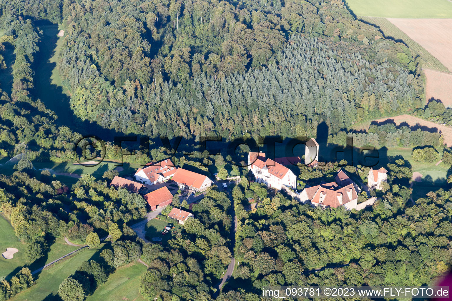 Vue aérienne de Le golf à Neckarwestheim dans le département Bade-Wurtemberg, Allemagne