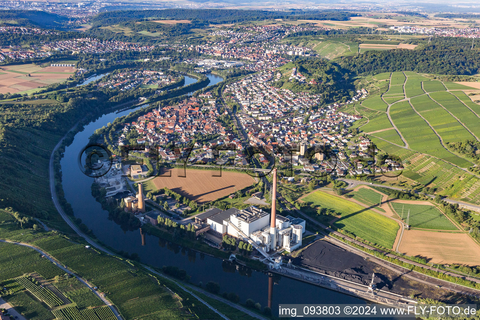 Vue aérienne de Walheim dans le département Bade-Wurtemberg, Allemagne