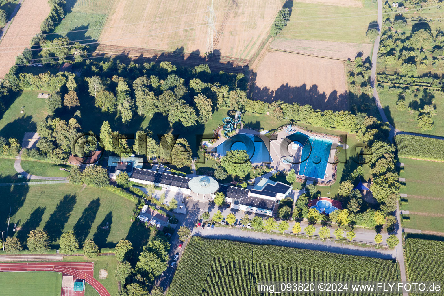 Bönnigheim dans le département Bade-Wurtemberg, Allemagne depuis l'avion