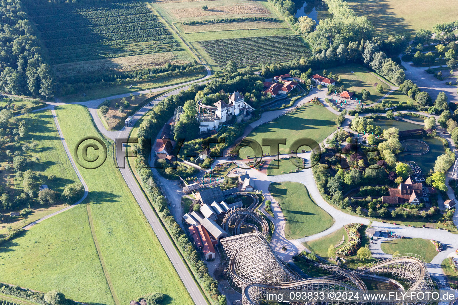 Parc aventure Tripsdrill à Cleebronn dans le département Bade-Wurtemberg, Allemagne vue d'en haut