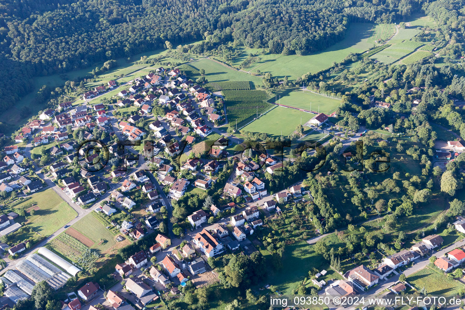 Cleebronn dans le département Bade-Wurtemberg, Allemagne depuis l'avion