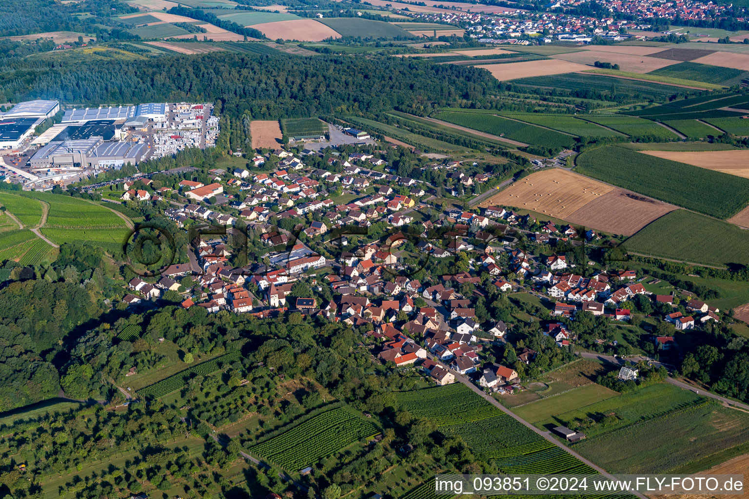 Vue aérienne de Quartier Frauenzimmern à le quartier Eibensbach in Güglingen dans le département Bade-Wurtemberg, Allemagne