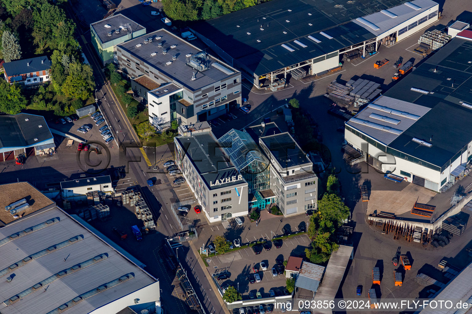 Vue oblique de Site de l'usine Gerüstbau Layher GmbH dans le quartier Frauenzimmern à le quartier Eibensbach in Güglingen dans le département Bade-Wurtemberg, Allemagne