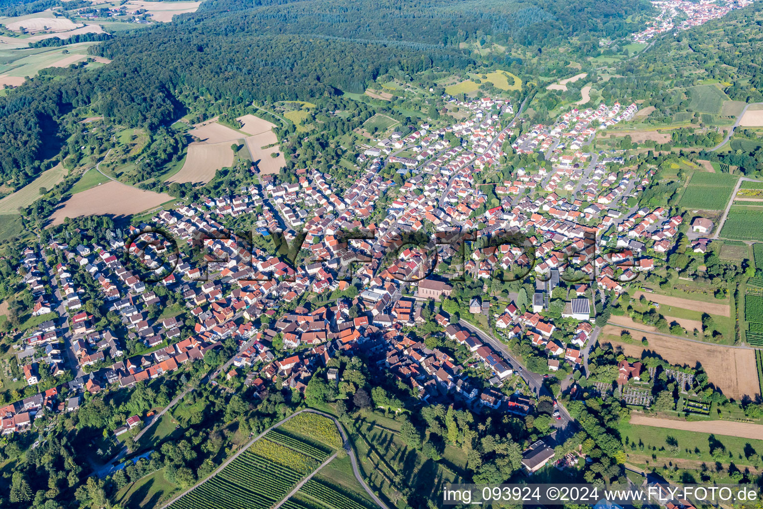 Photographie aérienne de Vue des rues et des maisons des quartiers résidentiels à le quartier Obergrombach in Bruchsal dans le département Bade-Wurtemberg, Allemagne