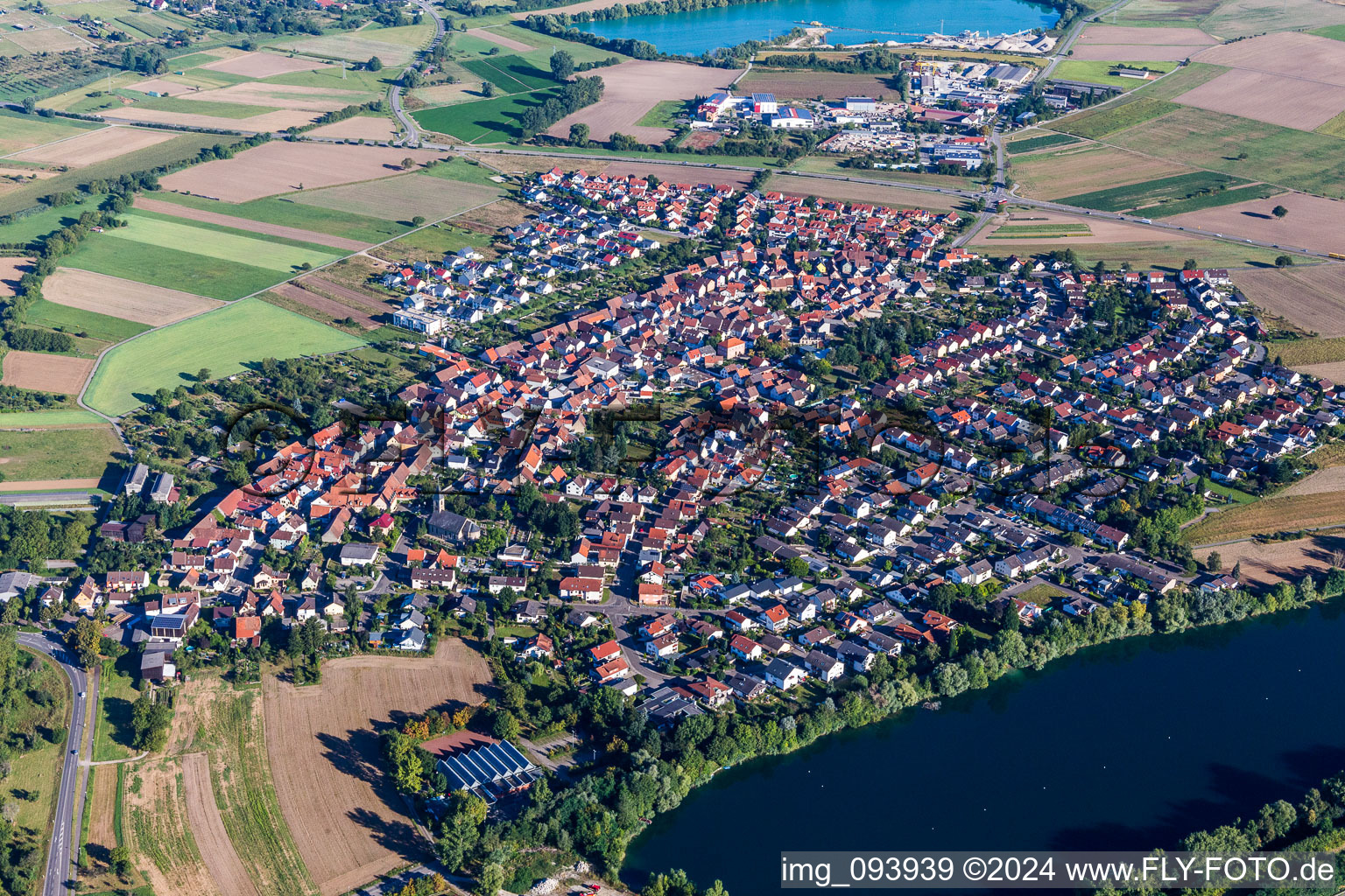 Vue aérienne de Zones riveraines du lac Büchenau en Büchenau à le quartier Büchenau in Bruchsal dans le département Bade-Wurtemberg, Allemagne