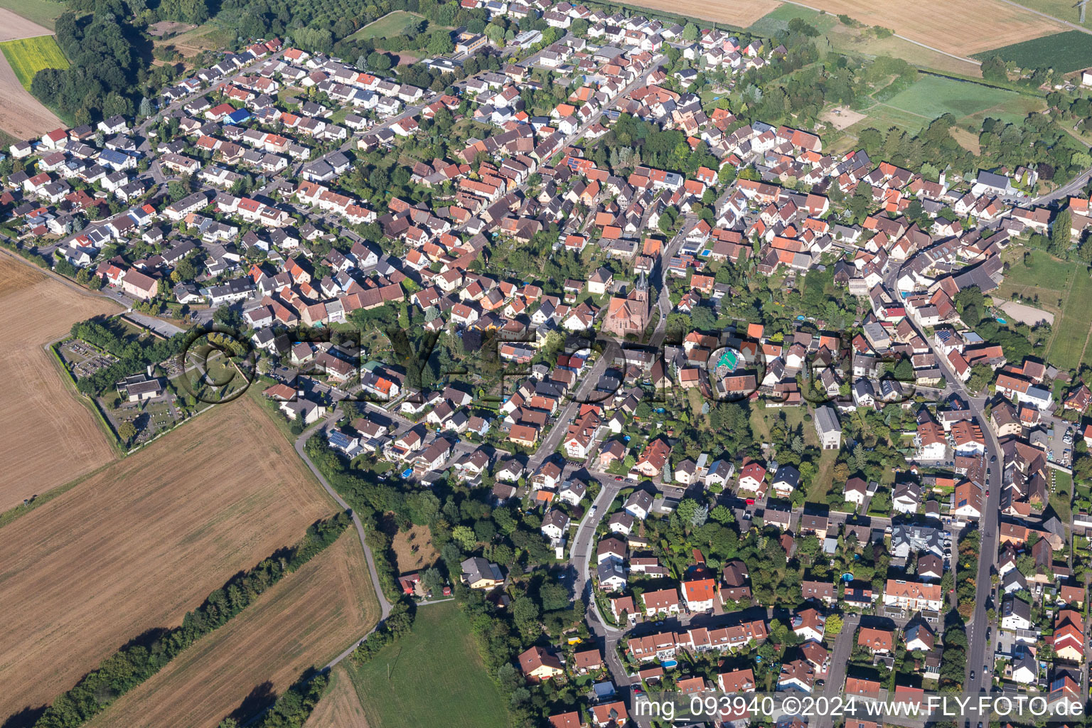 Vue aérienne de Vue des rues et des maisons des quartiers résidentiels à le quartier Staffort in Stutensee dans le département Bade-Wurtemberg, Allemagne