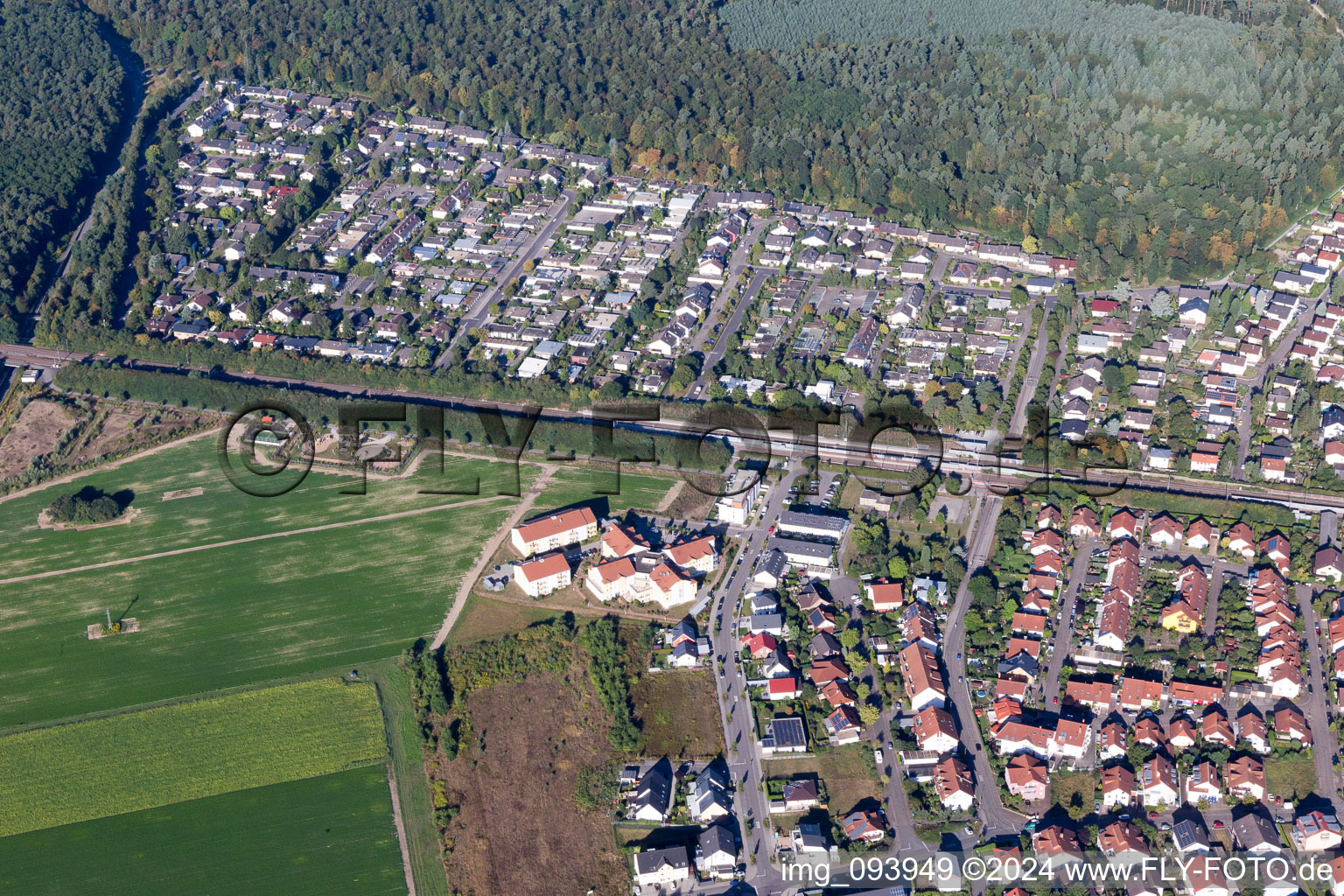 Quartier Friedrichstal in Stutensee dans le département Bade-Wurtemberg, Allemagne vue d'en haut